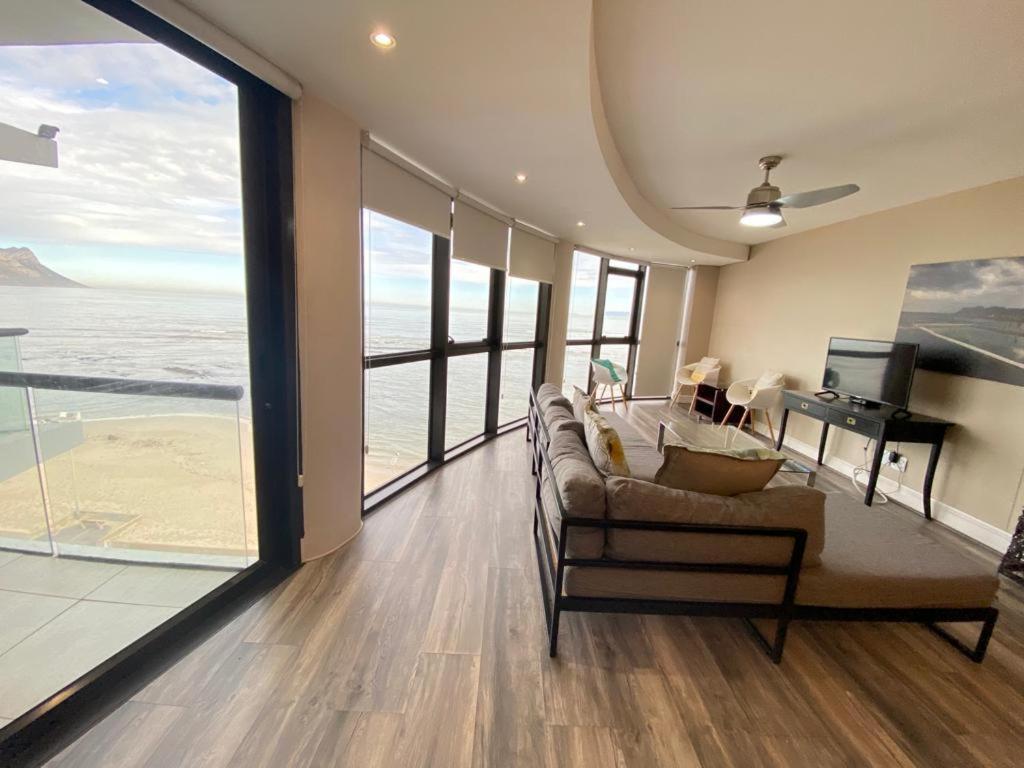 Loddey'S Self Catering Apartments - By Beach Collection Strand Exterior foto